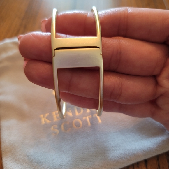Kendra Scott Gold Lucy Mother of Pearl Bracelet - Picture 3 of 5